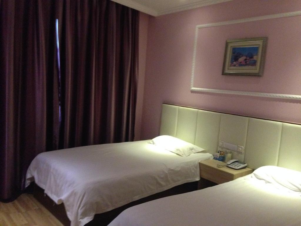 Fu Shan Wan Hotel Qingdao Room photo